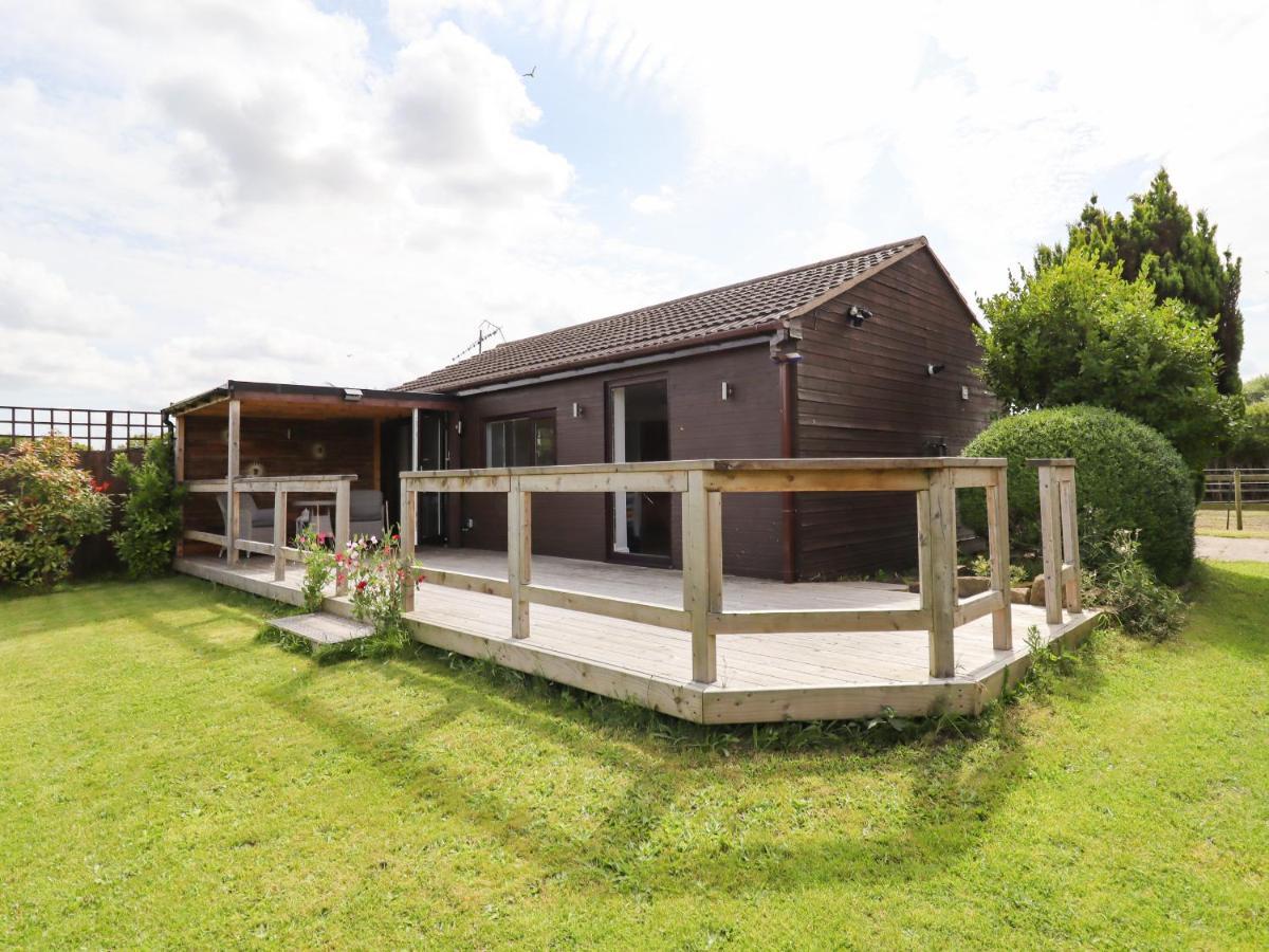 Meols Holiday Lodge Wirral Exterior photo
